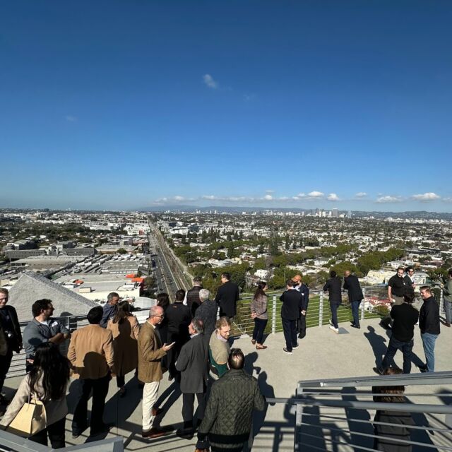 What a view! Our members had the opportunity to tour the new Wrapper Building this past week in DTLA. Thank you to Eric Owen Moss, Amie Nulman, Kevin Pitzer, and Laurie Samitaur Smith for a VIP look into your latest project and a great panel discussion! See you all at the next Case Study and Site Tour. Check out our other upcoming events through the 🔗 in our bio. #ULI #LosAngeles #WhereTheFutureIsBuilt